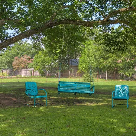 Clover Haus 2 Blks To Main St With Pool And Spa!